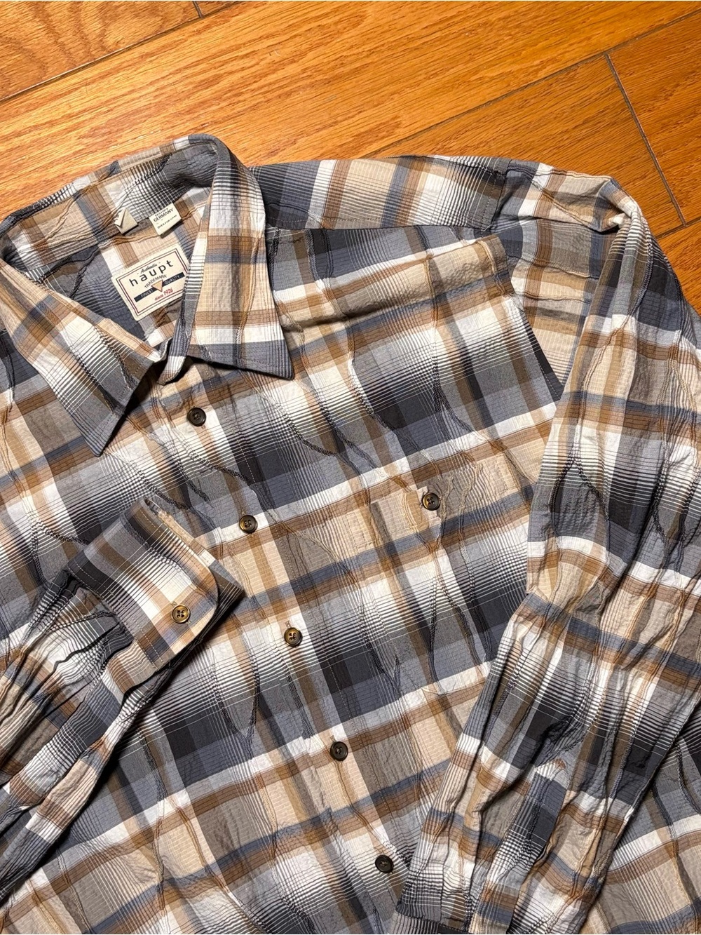 häupt Plaid Button-Down Shirt in Gray & Brown